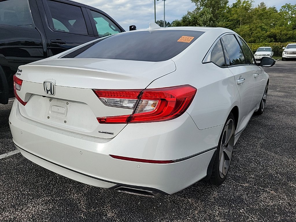 Used 2018 Honda Accord Touring image 6