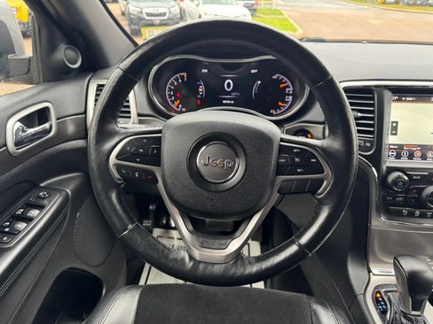 Used 2018 Jeep Grand Cherokee Altitude image 14