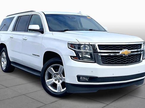 Used 2015 Chevrolet Suburban LT image 3