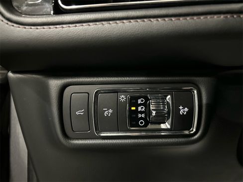 Used 2023 Lincoln Aviator AWD w/ Premium Package image 21