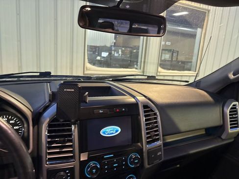 Used 2016 Ford F150 Lariat image 19