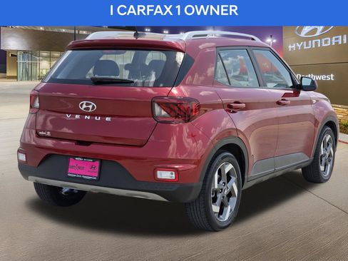 Certified 2024 Hyundai Venue Limited FWD image 7