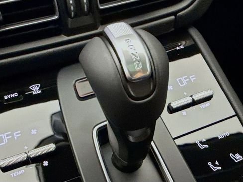 New 2026 Porsche Macan Turbo AWD/4WD image 22