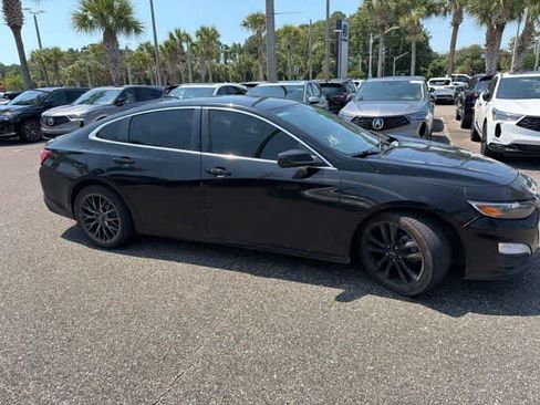 Used 2020 Chevrolet Malibu LT w/ Midnight Edition FWD image 10
