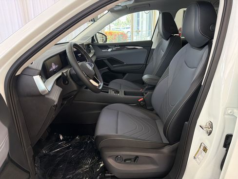 New 2026 Volkswagen Tiguan SE FWD image 5
