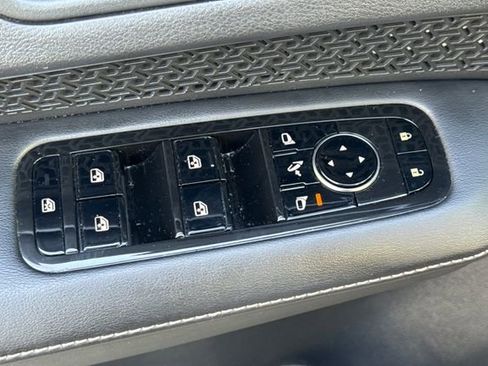 Used 2023 Nissan Ariya FWD image 12