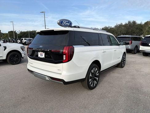 New 2025 Ford Expedition Max Platinum w/ Platinum Ultimate Package AWD/4WD image 4
