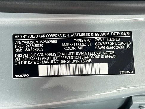 Used 2025 Volvo XC40 B5 Ultra w/ Protection Package image 30