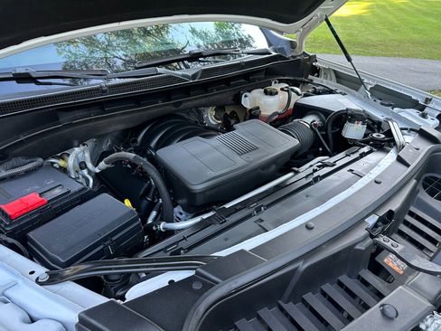 Used 2024 GMC Yukon XL SLT w/ SLT Luxury Package image 57