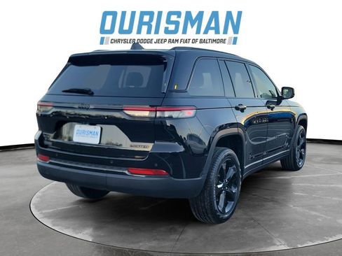 Used 2023 Jeep Grand Cherokee Limited w/ Black Appearance Package image 6
