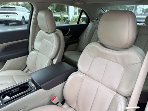 Certified 2020 Lincoln Continental w/ Premium Package FWD image 15