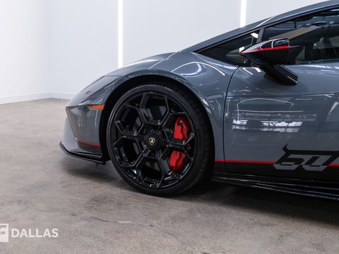 Used 2023 Lamborghini Huracan Tecnica RWD image 4