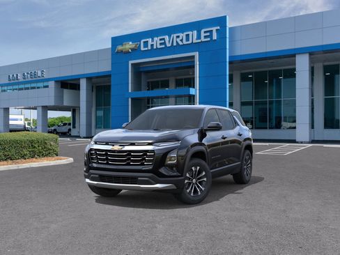 New 2026 Chevrolet Equinox LT w/ Convenience Package II FWD image 8