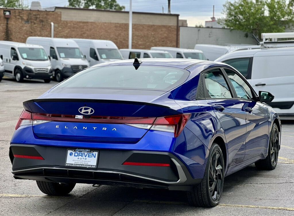 Used 2026 Hyundai Elantra Sport w/ Cargo Package FWD image 5