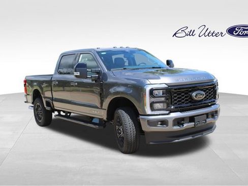 New 2026 Ford F250 4x4 Crew Cab Super Duty image 2