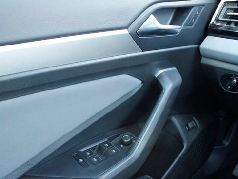 Used 2025 Volkswagen Jetta SE w/ Sunroof Package FWD image 20