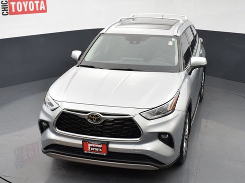 Used 2022 Toyota Highlander Platinum AWD/4WD image 35