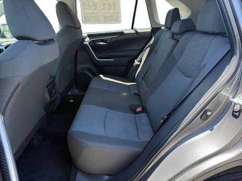 Used 2025 Toyota RAV4 XLE FWD image 16