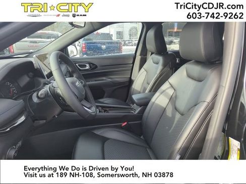 New 2026 Jeep Compass Latitude image 9