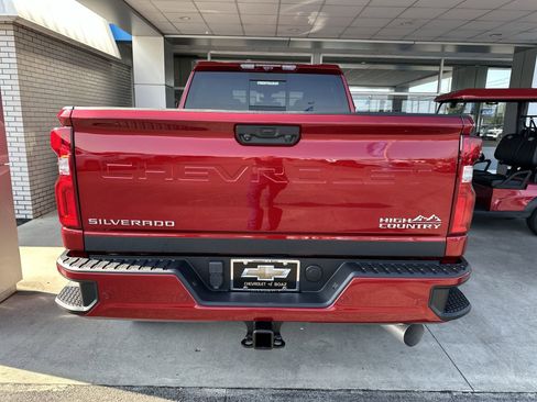 Used 2023 Chevrolet Silverado 2500 High Country w/ Technology Package AWD/4WD image 35