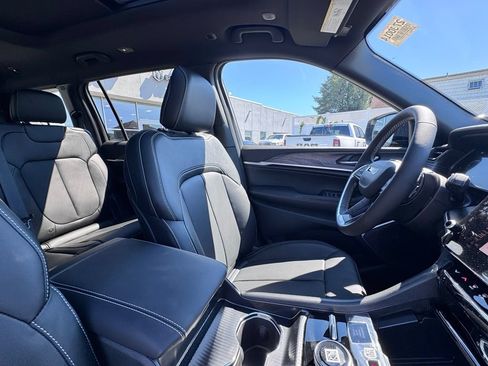 New 2027 Jeep Grand Cherokee L Limited AWD/4WD image 21