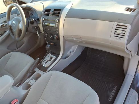 Used 2010 Toyota Corolla LE image 18