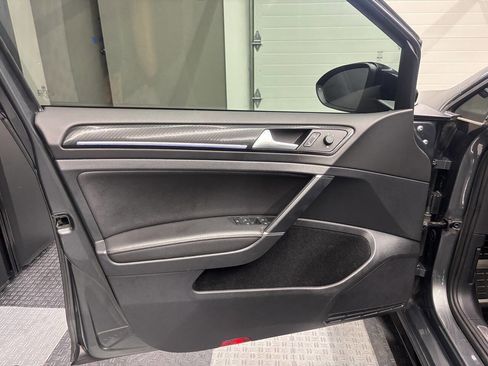 Used 2018 Volkswagen Golf 4-Door AWD/4WD image 17