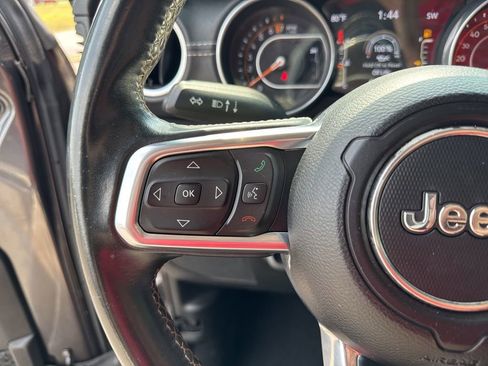 Used 2018 Jeep Wrangler Unlimited Sahara AWD/4WD image 49