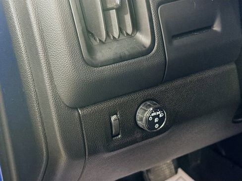 Used 2020 Chevrolet Colorado LT w/ Safety Package image 11