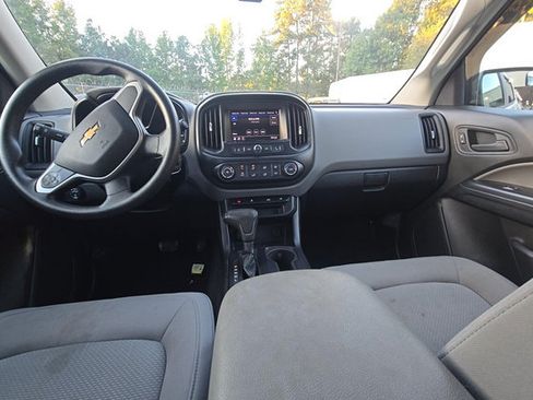 Used 2020 Chevrolet Colorado W/T w/ WT Convenience Package AWD/4WD image 9
