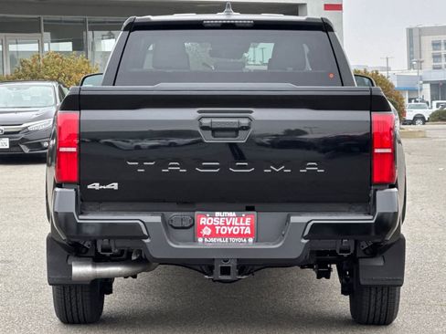 Certified 2026 Toyota Tacoma SR5 AWD/4WD image 7