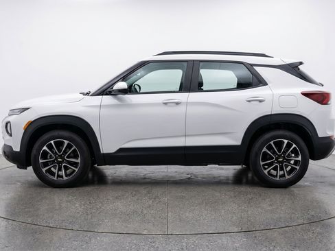 Used 2025 Chevrolet TrailBlazer LT AWD/4WD image 5