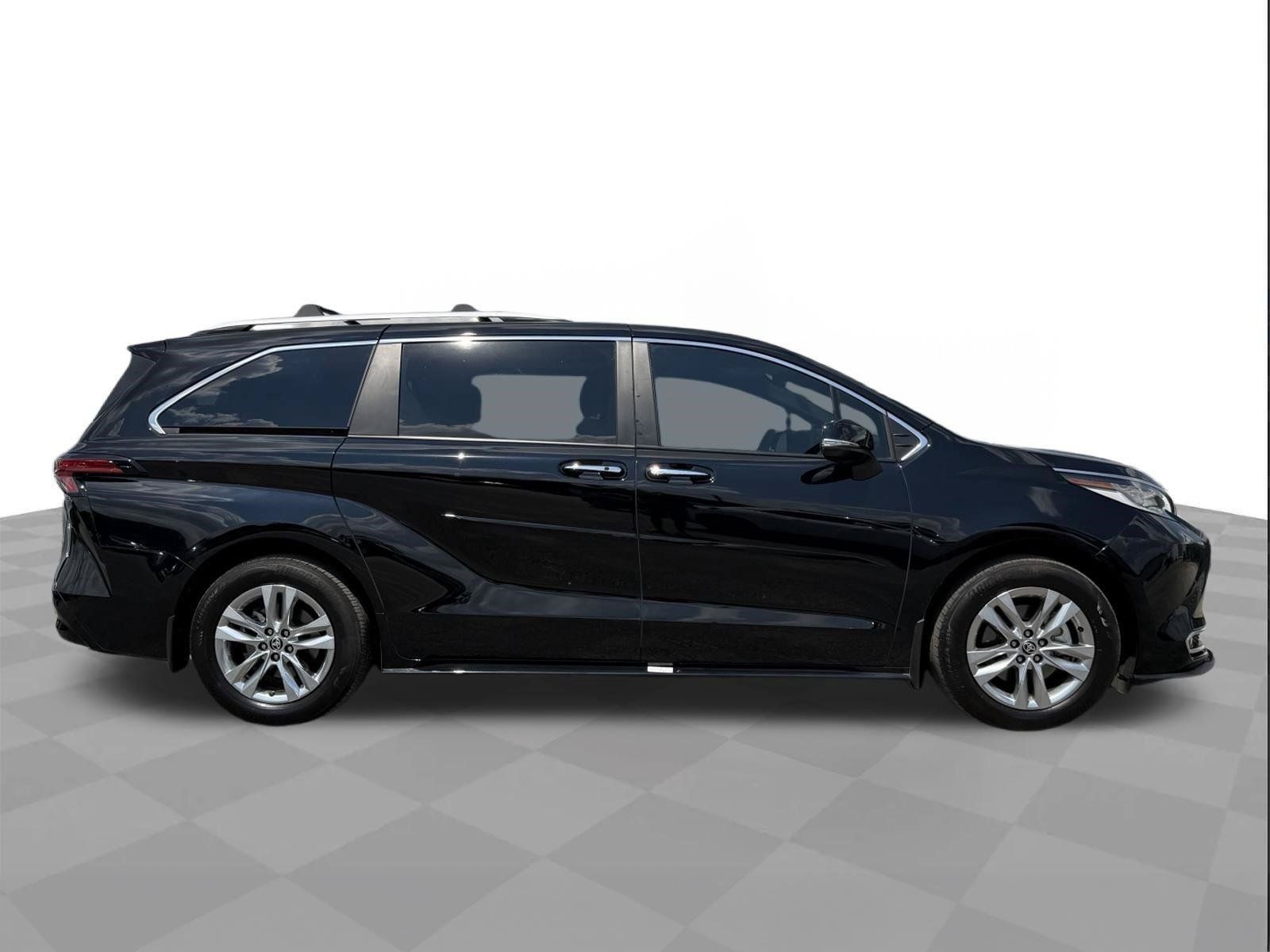 Used 2025 Toyota Sienna Limited AWD/4WD image 6