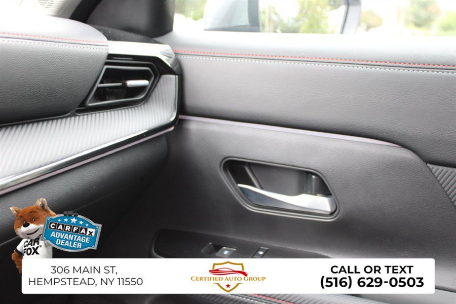 Used 2025 Nissan Kicks SR w/ Illumination Package FWD image 18