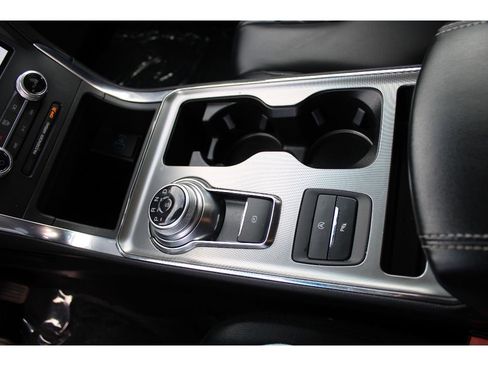 Used 2023 Ford Edge Titanium image 31