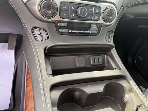 Used 2020 Chevrolet Suburban Premier image 44