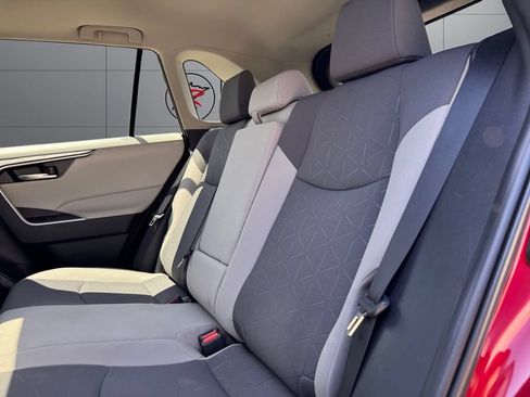 Certified 2023 Toyota RAV4 XLE w/ Convenience Package AWD/4WD image 18