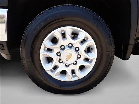 Used 2025 Chevrolet Silverado 3500 LTZ w/ LTZ Premium Package AWD/4WD image 7