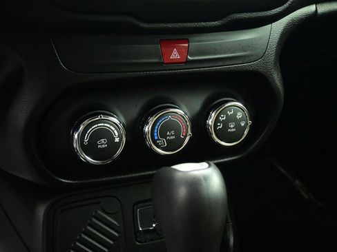 Used 2016 Jeep Renegade 75th Anniversary image 22