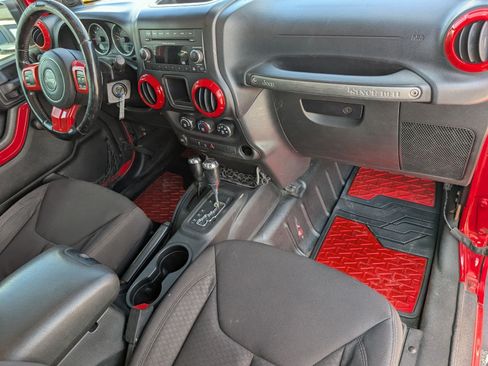 Used 2013 Jeep Wrangler Sport AWD/4WD image 7