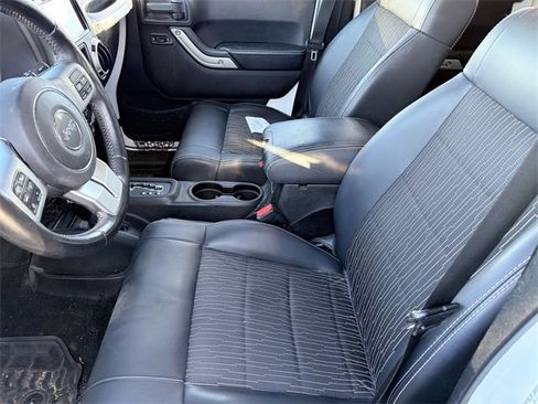 Used 2012 Jeep Wrangler Unlimited Sport image 6