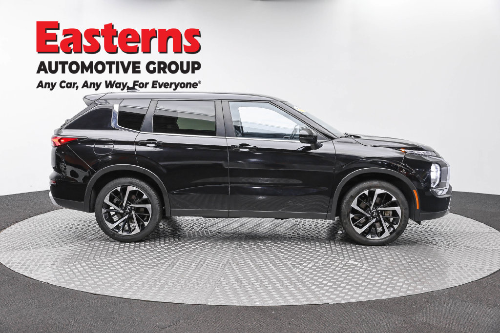 Used 2024 Mitsubishi Outlander SE FWD image 5