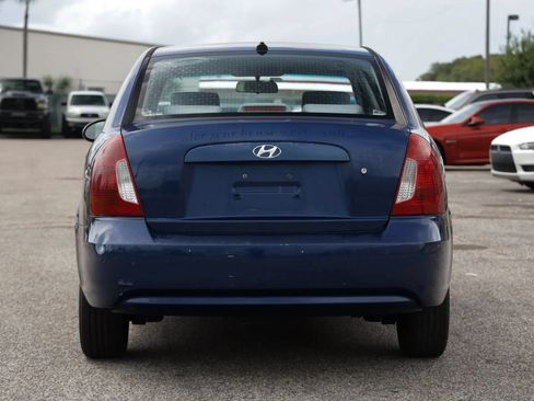 Used 2011 Hyundai Accent GLS FWD image 4