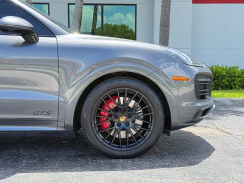 Used 2021 Porsche Cayenne GTS AWD/4WD image 3