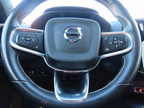 Used 2021 Volvo XC40 P8 Recharge image 28