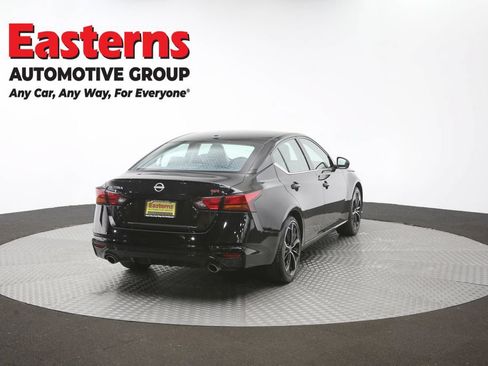 Used 2024 Nissan Altima 2.5 SR FWD image 39