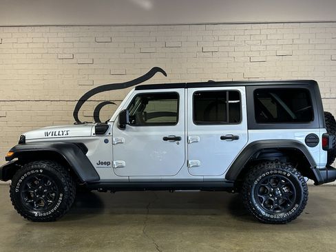 Used 2023 Jeep Wrangler Unlimited AWD/4WD image 9