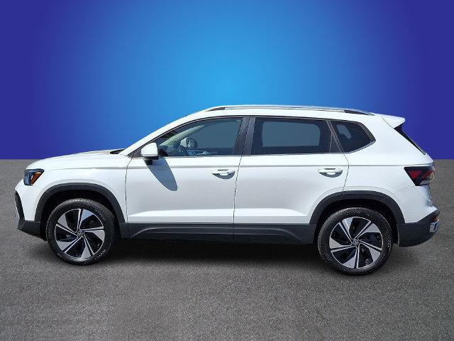 Used 2025 Volkswagen Taos SE AWD/4WD image 7
