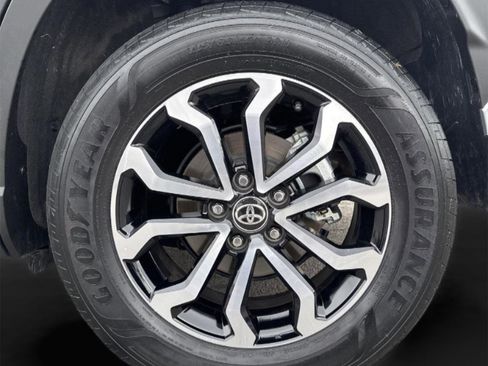 Used 2025 Toyota Corolla Cross AWD Hybrid image 13