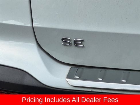 Used 2022 Volkswagen Taos SE FWD image 7